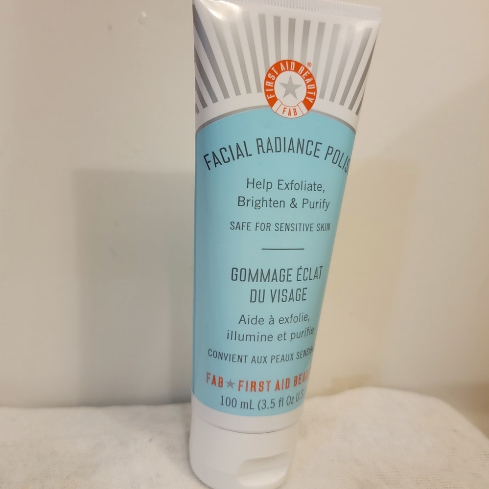First Aid Beauty Facial Radiance Polish